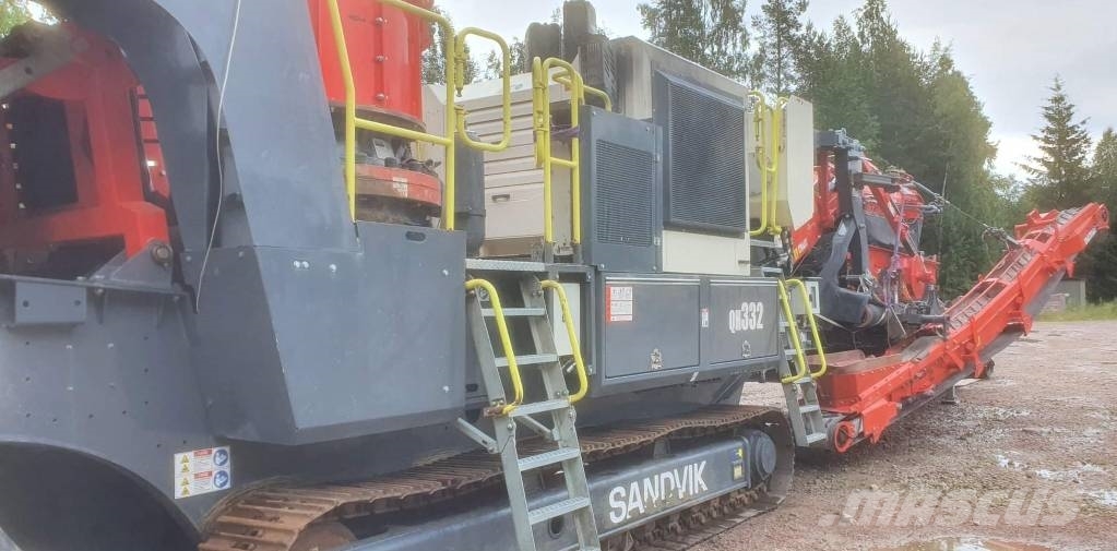 Sandvik QH 332 Mobile Brecher