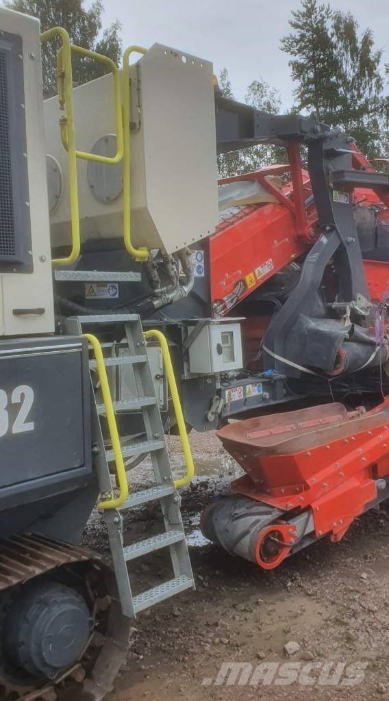 Sandvik QH 332 Mobile Brecher