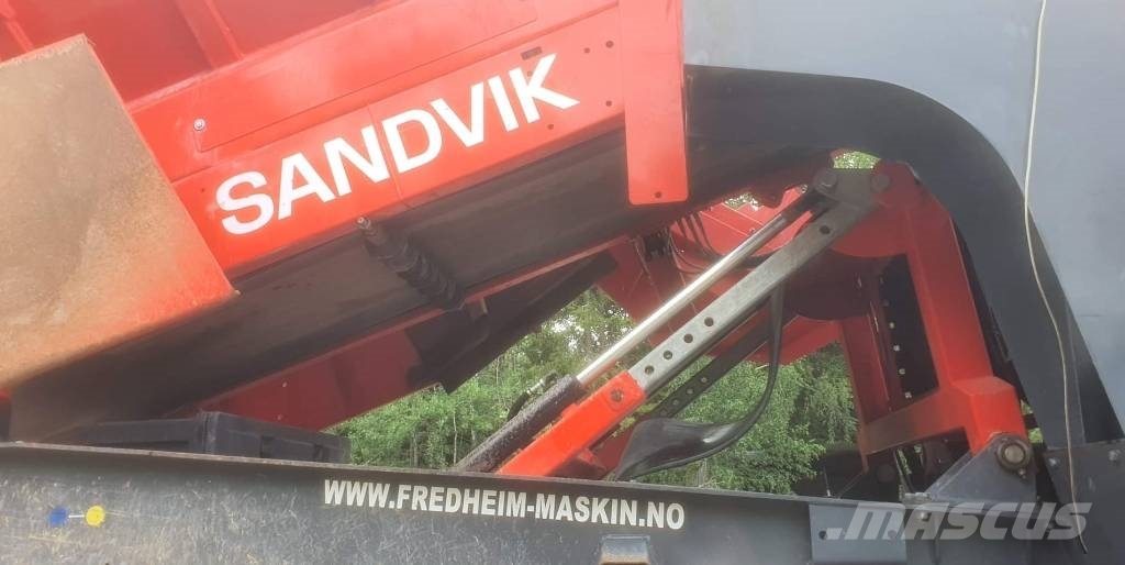 Sandvik QH 332 Mobile Brecher