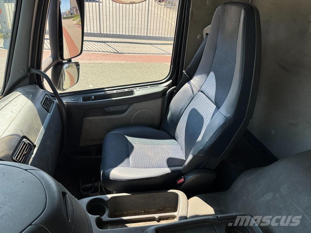 Volvo FM-300 6x2, 8,5 Mtr. Ramp Truck Camiones de cama baja
