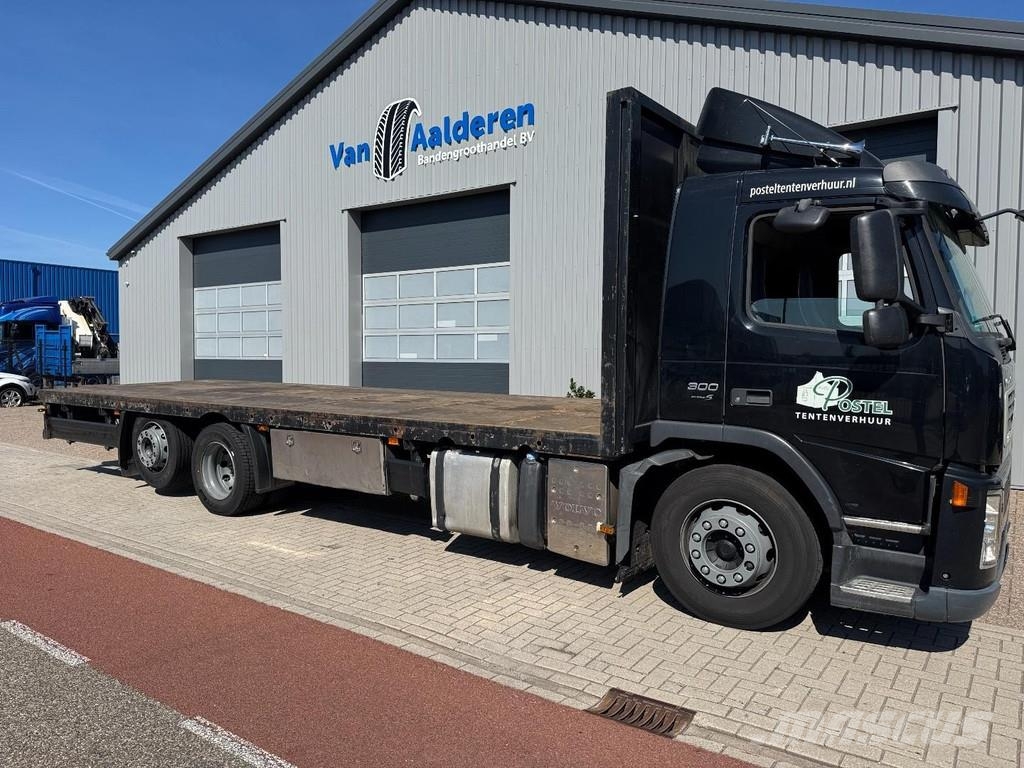 Volvo FM-300 6x2, 8,5 Mtr. Ramp Truck Camiones de cama baja