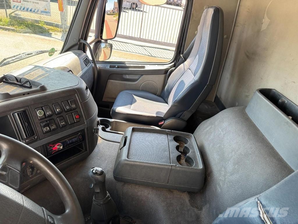 Volvo FM-300 6x2, 8,5 Mtr. Ramp Truck Camiones de cama baja