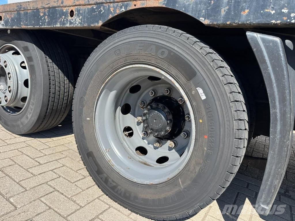 Volvo FM-300 6x2, 8,5 Mtr. Ramp Truck شاحنات مسطحة/مفصلية الجوانب