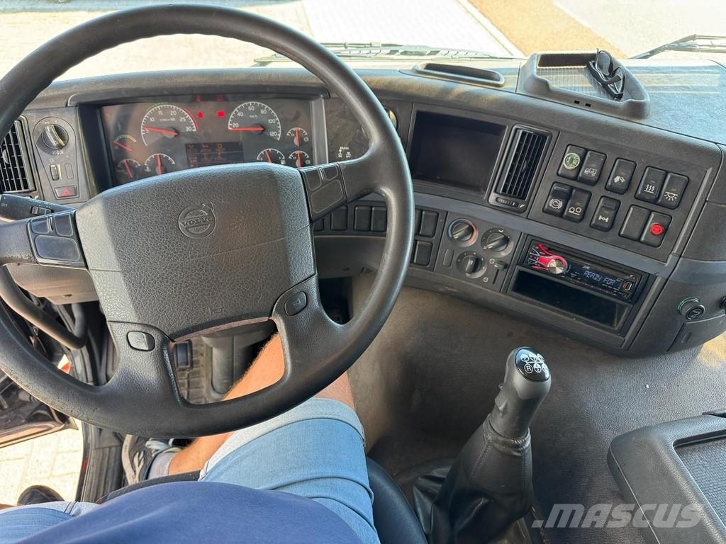 Volvo FM-300 6x2, 8,5 Mtr. Ramp Truck شاحنات مسطحة/مفصلية الجوانب