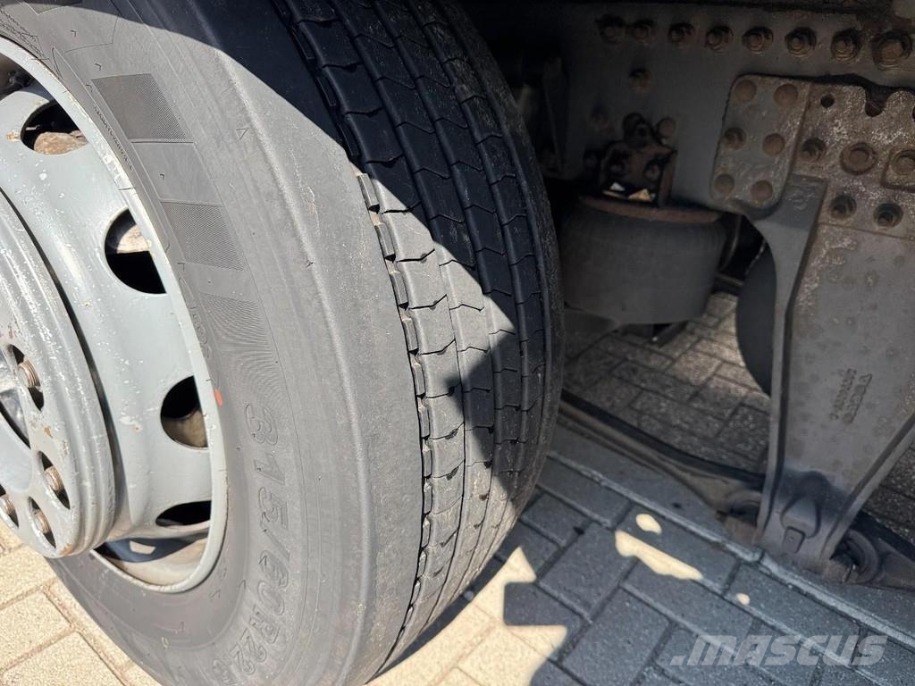 Volvo FM-300 6x2, 8,5 Mtr. Ramp Truck Camiones de cama baja
