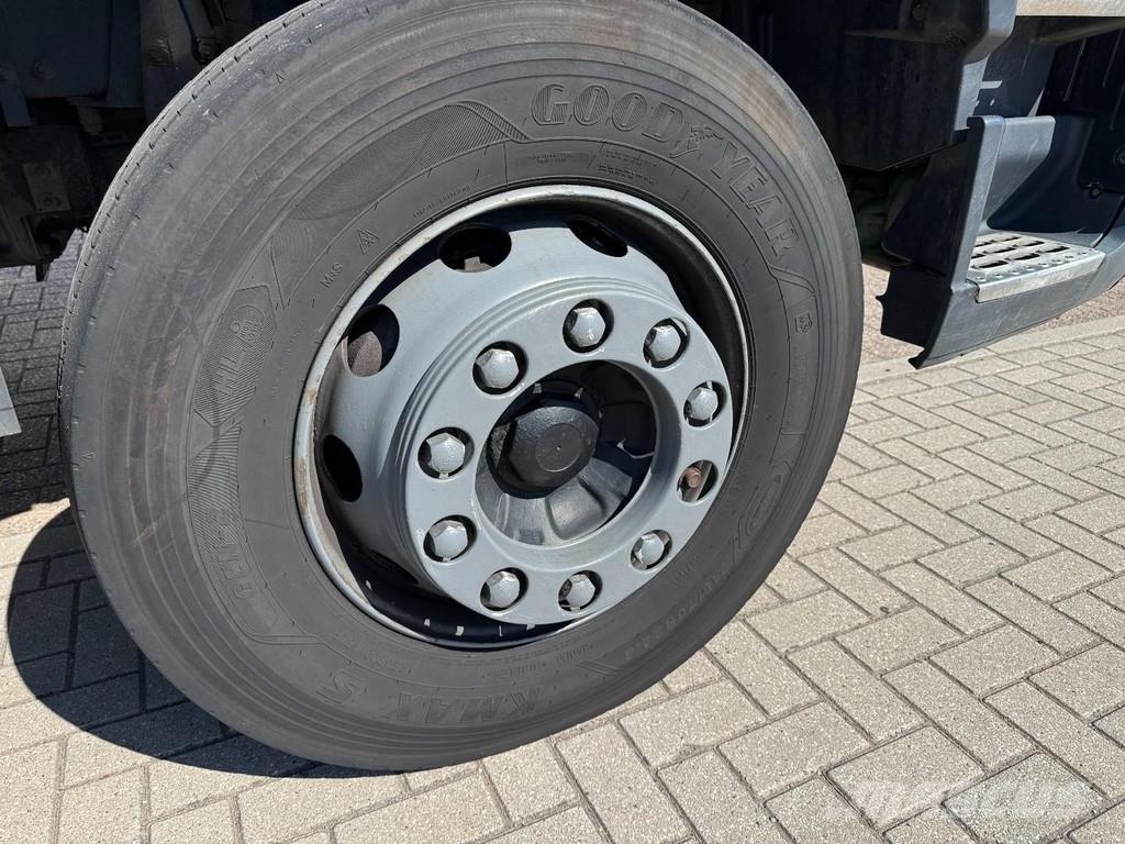 Volvo FM-300 6x2, 8,5 Mtr. Ramp Truck Camiones de cama baja