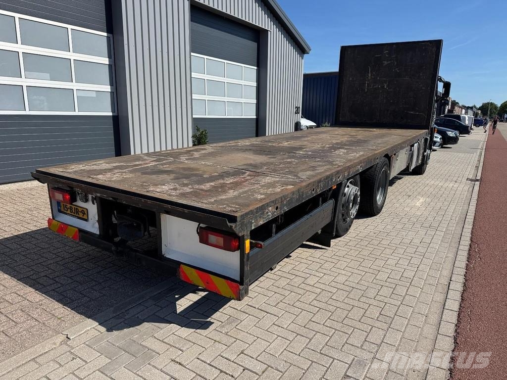 Volvo FM-300 6x2, 8,5 Mtr. Ramp Truck شاحنات مسطحة/مفصلية الجوانب