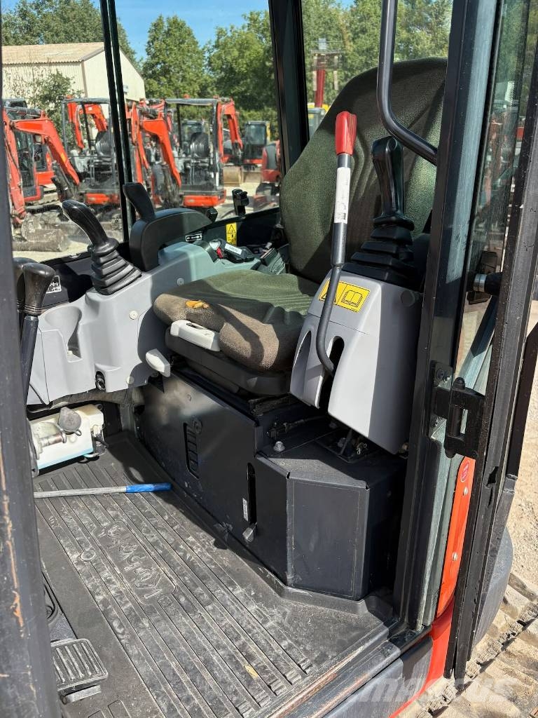 Kubota U 27-4 Mini pelle < 7t