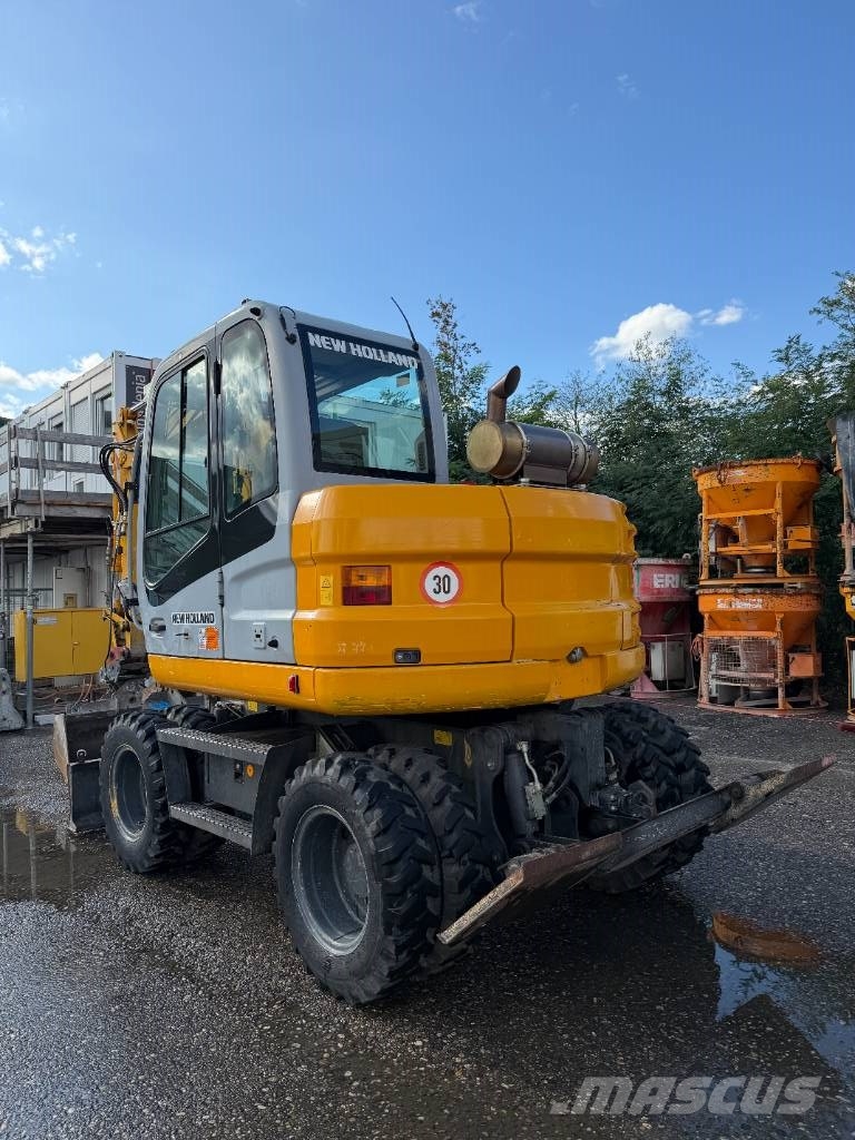 New Holland MH 2.6 حفارات بعجل