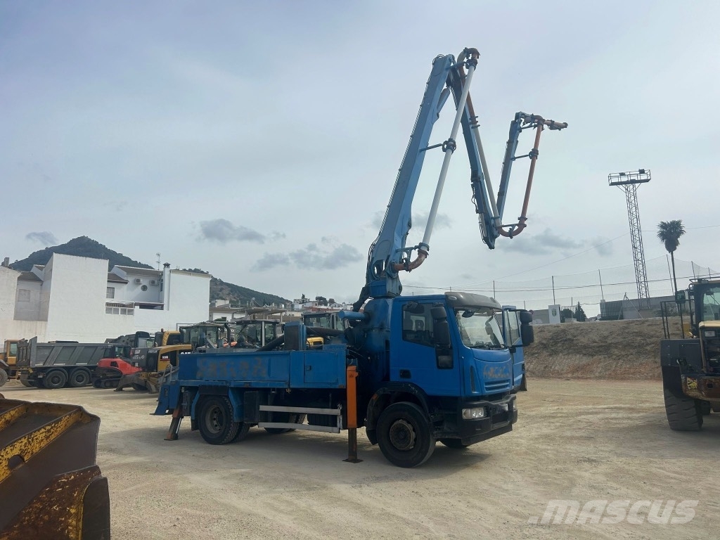 Iveco y Junjin 28 混凝土浇灌吊杆