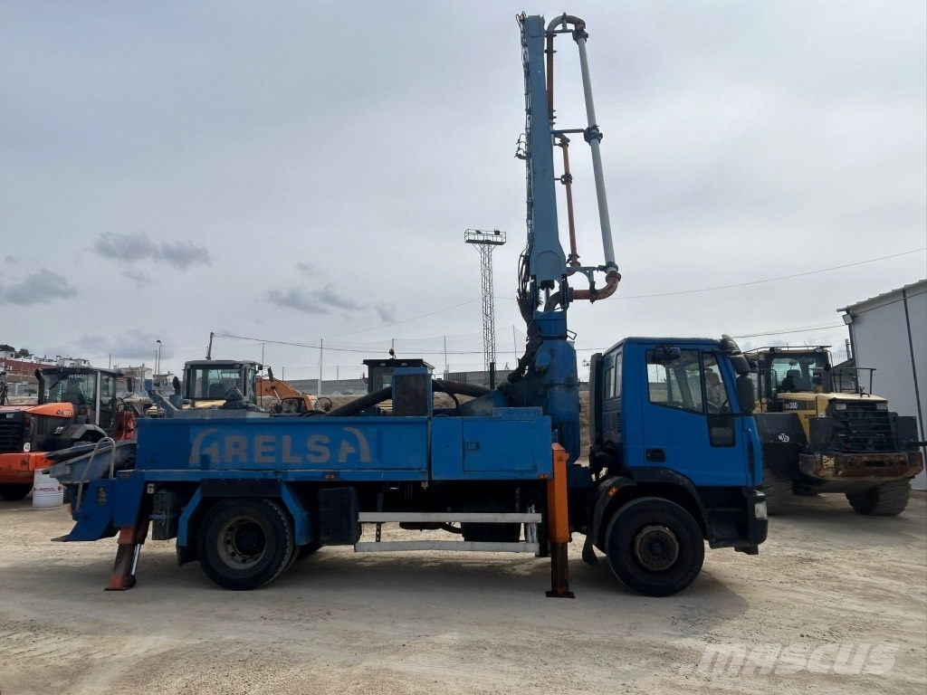 Iveco y Junjin 28 混凝土浇灌吊杆