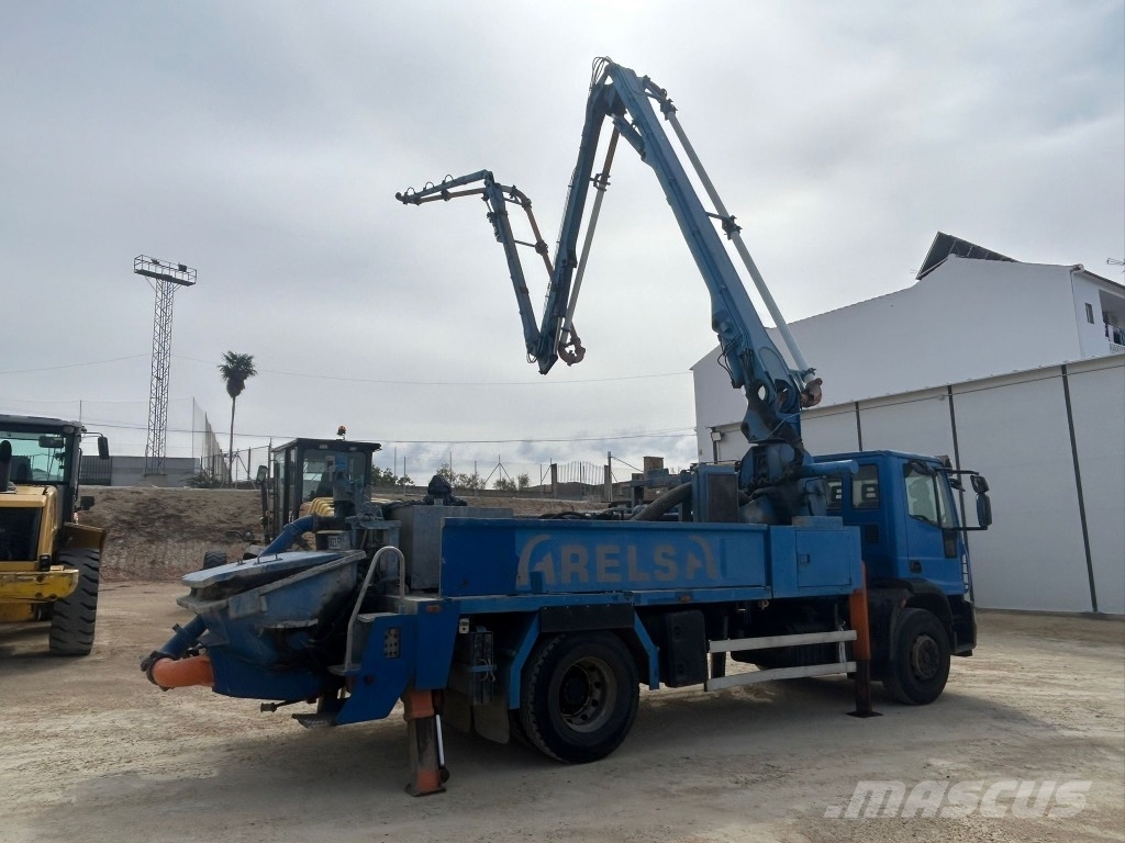 Iveco y Junjin 28 混凝土浇灌吊杆