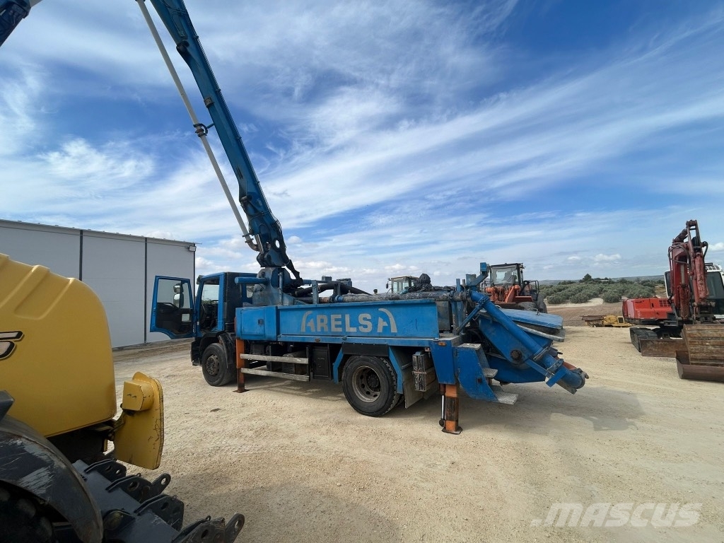 Iveco y Junjin 28 混凝土浇灌吊杆