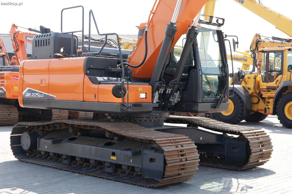 Doosan DX 225 LC-7 Roomikekskavaatorid