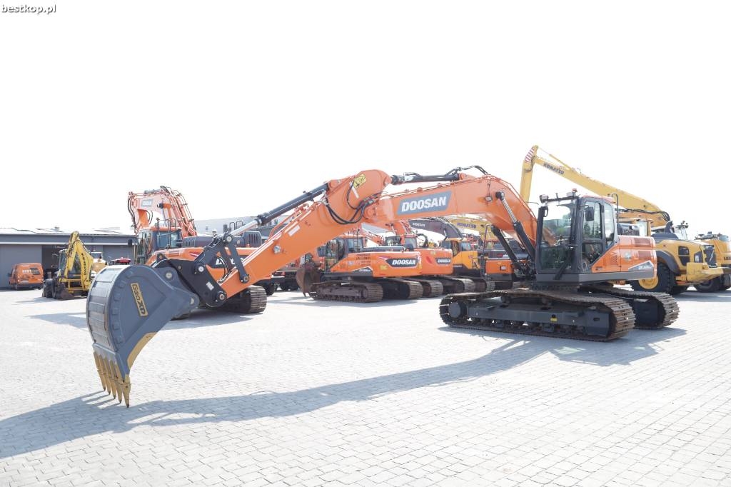 Doosan DX 225 LC-7 Roomikekskavaatorid