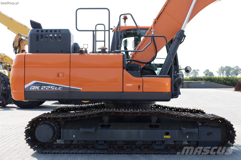 Doosan DX 225 LC-7 Roomikekskavaatorid
