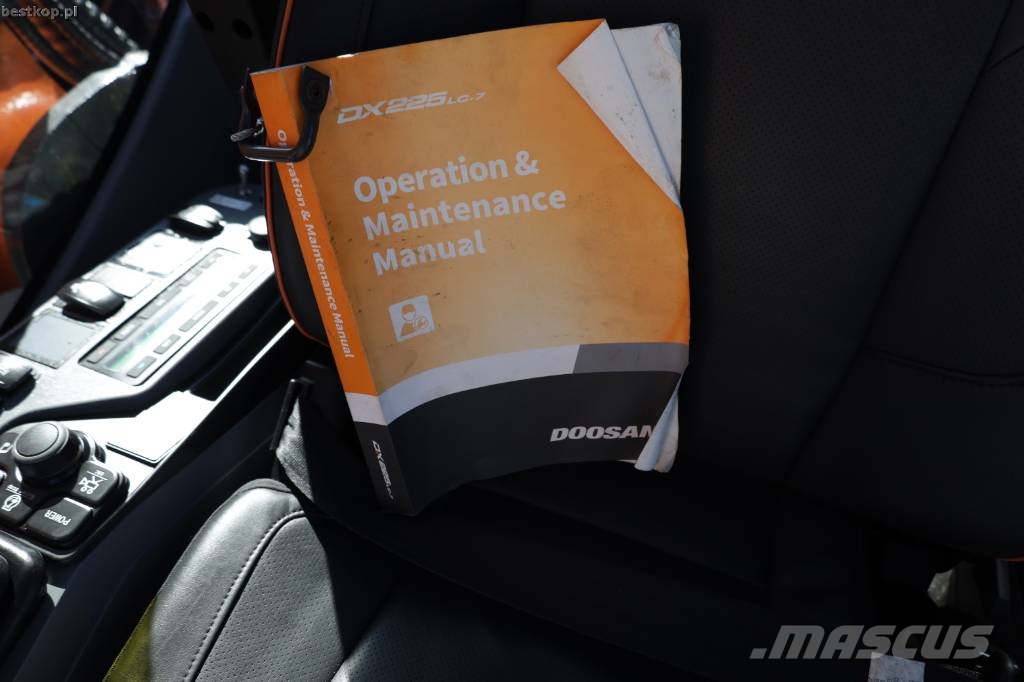 Doosan DX 225 LC-7 Roomikekskavaatorid