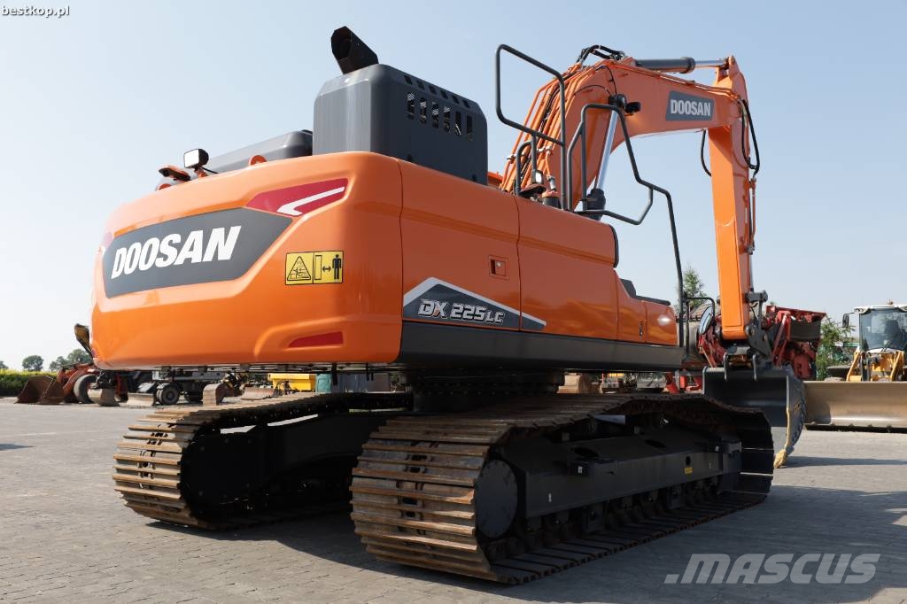 Doosan DX 225 LC-7 Roomikekskavaatorid
