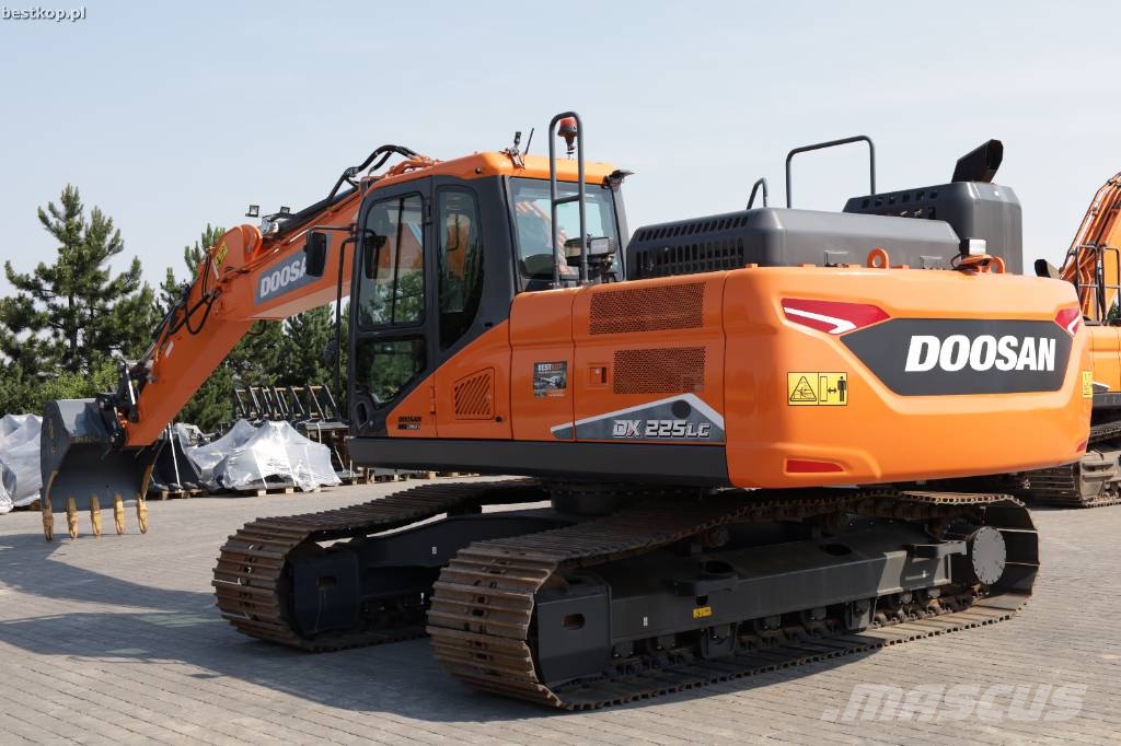 Doosan DX 225 LC-7 Roomikekskavaatorid