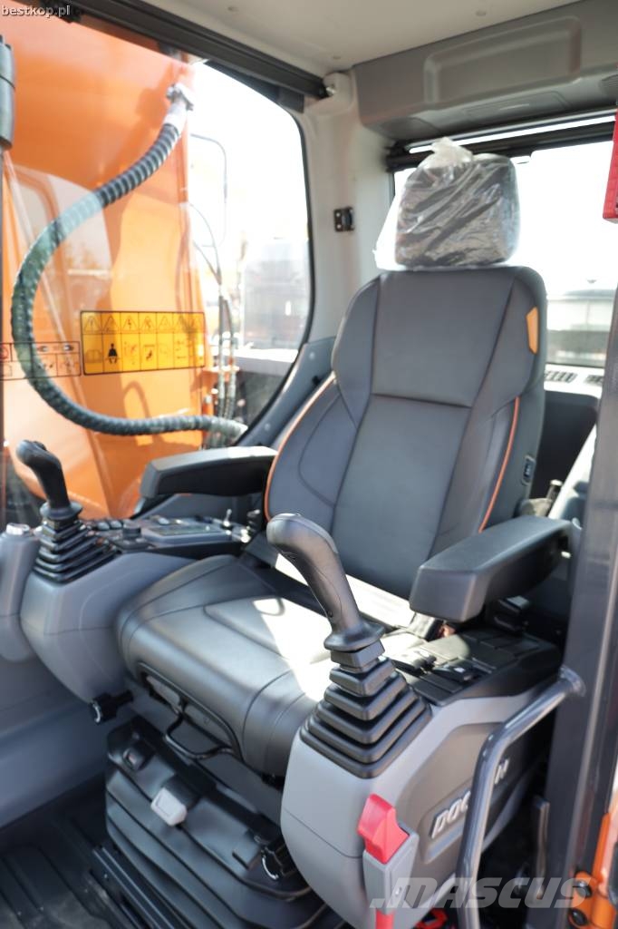 Doosan DX 225 LC-7 Roomikekskavaatorid