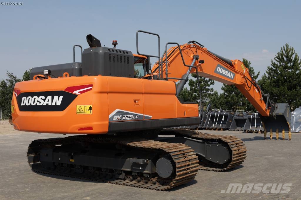 Doosan DX 225 LC-7 Roomikekskavaatorid