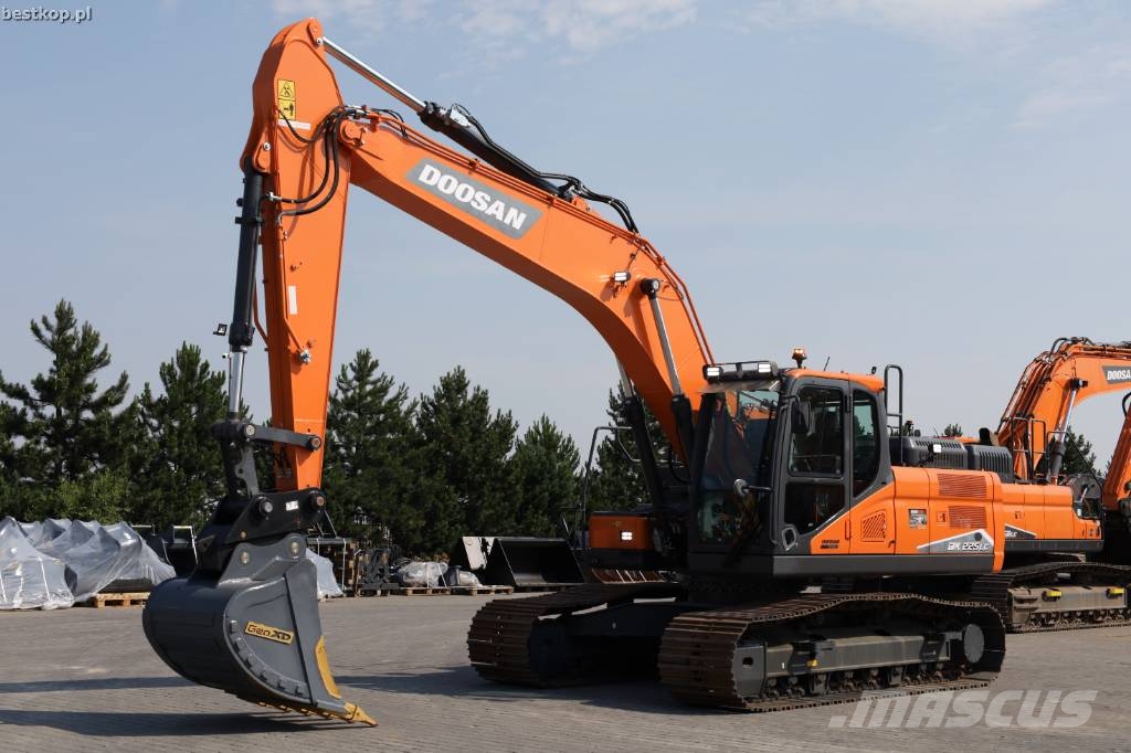 Doosan DX 225 LC-7 Roomikekskavaatorid