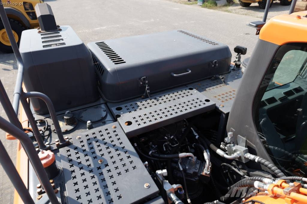 Doosan DX 225 LC-7 Roomikekskavaatorid