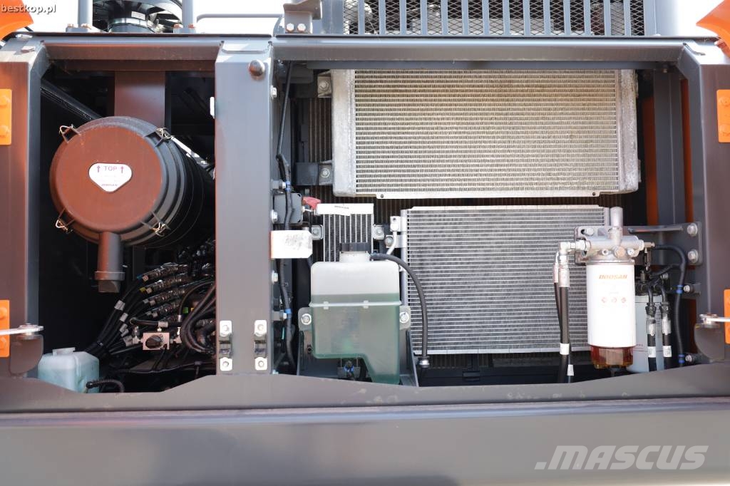Doosan DX 225 LC-7 Roomikekskavaatorid