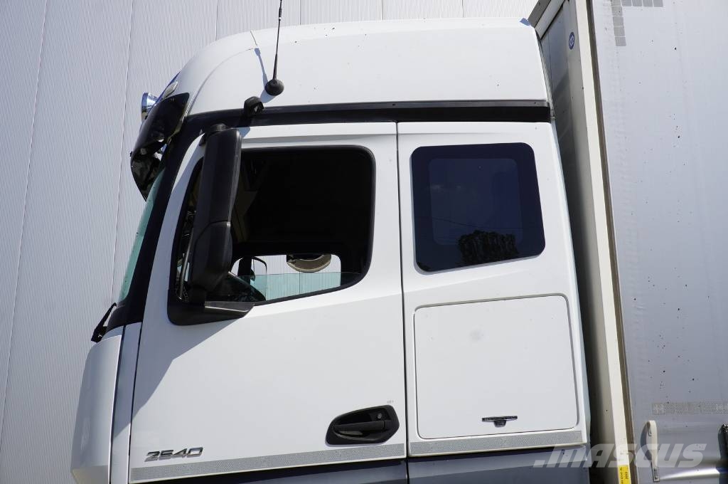 Mercedes-Benz Actros 2540 6×2 / 90 tho. km! / 18 EPAL curtainsid Pritsche & Plane