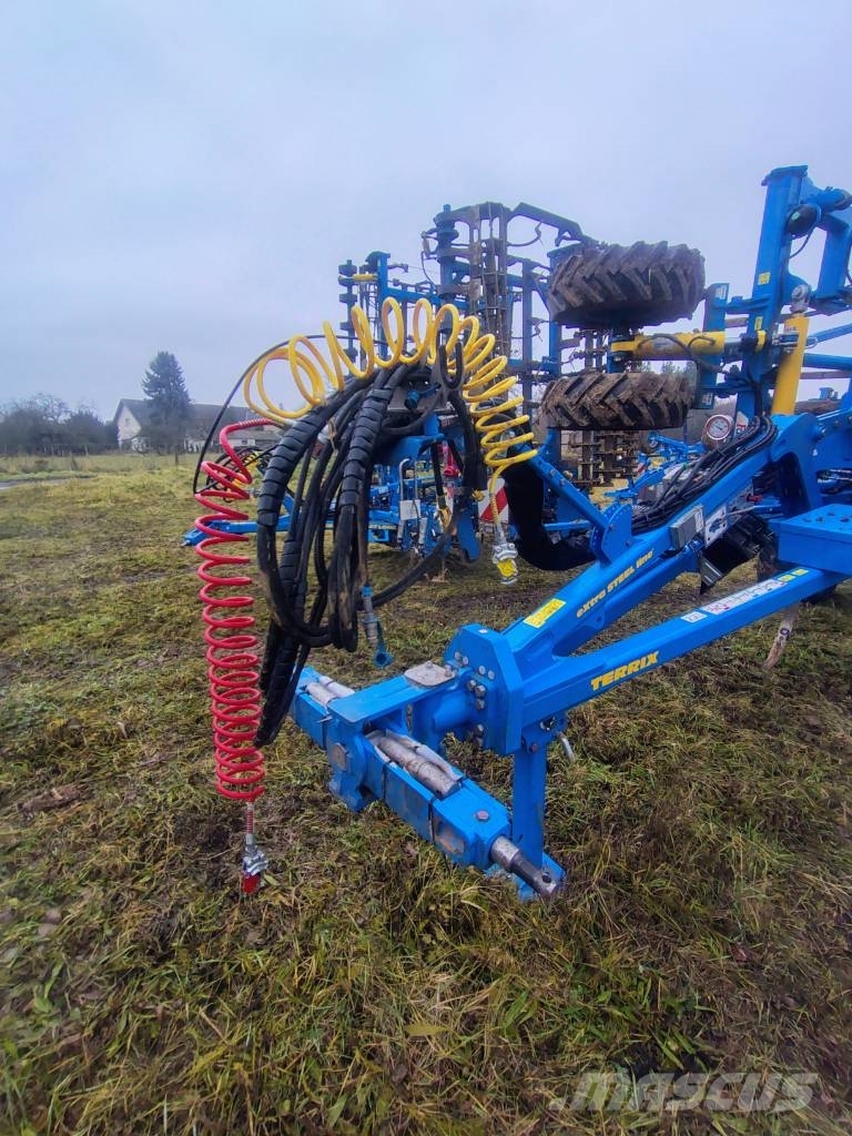 Farmet Terrix Quatro 450 PS Beitelploeg