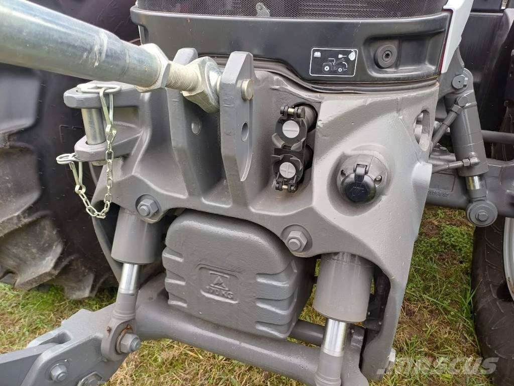 Massey Ferguson 7 S Traktori