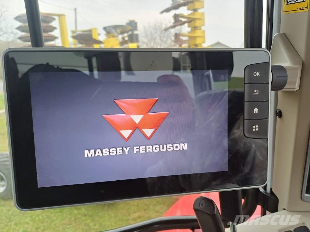Massey Ferguson 7 S Traktori