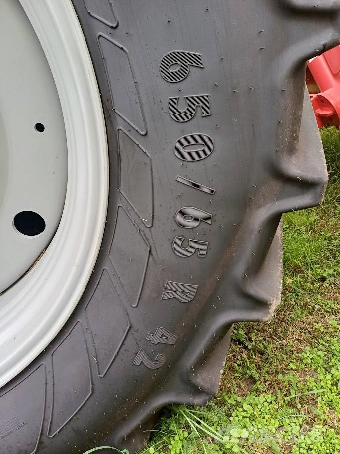 Massey Ferguson 7 S Traktori