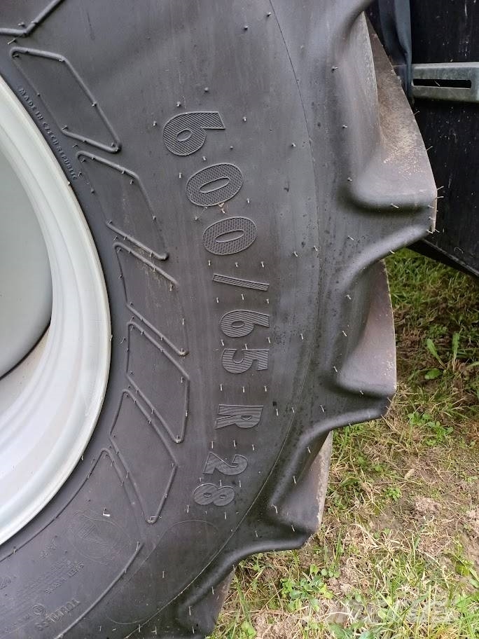 Massey Ferguson 7 S Traktori