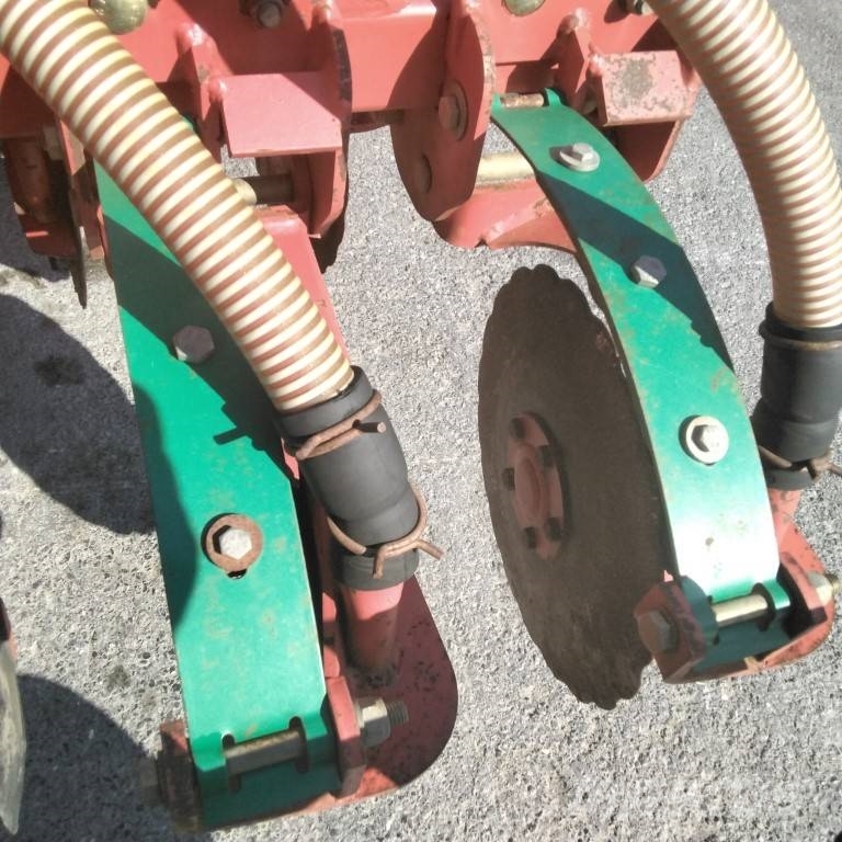 Kverneland MSC 400 مثاقيب