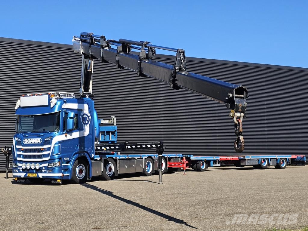 Scania R520 V8 8x2/6 / HMF 70 tm + JUMBO AANHANGER Vlakke laadvloer met kraan
