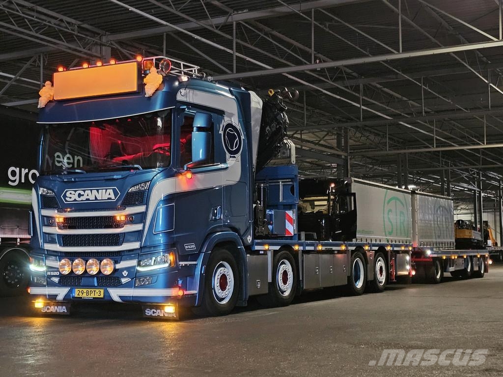 Scania R520 V8 8x2/6 / HMF 70 tm + JUMBO AANHANGER Vlakke laadvloer met kraan