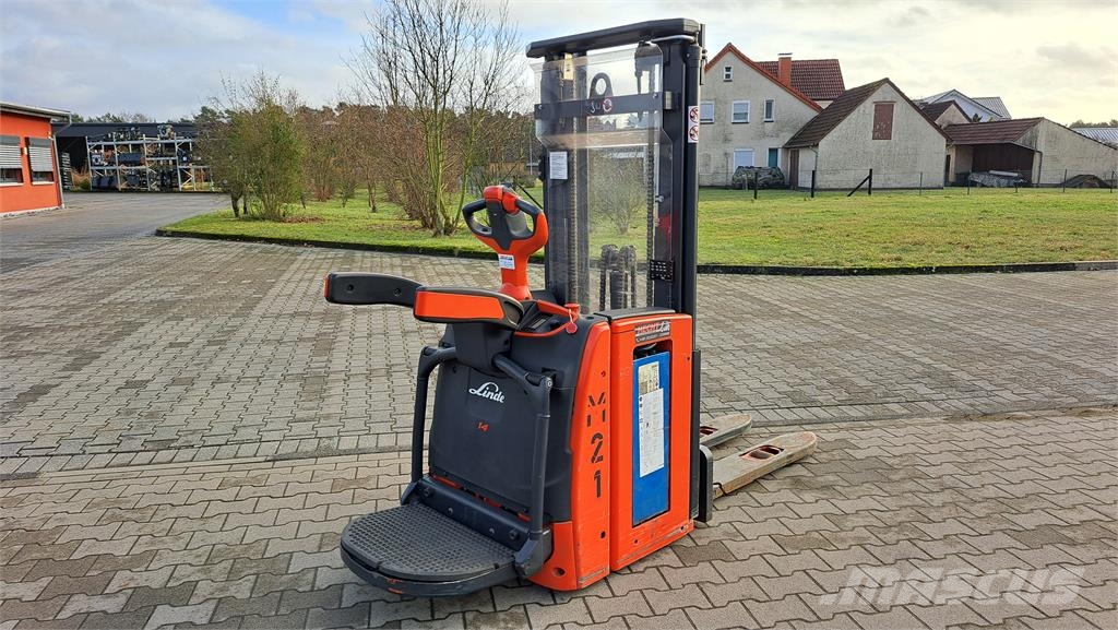 Linde L14AP Ajettavat pinoamisvaunut