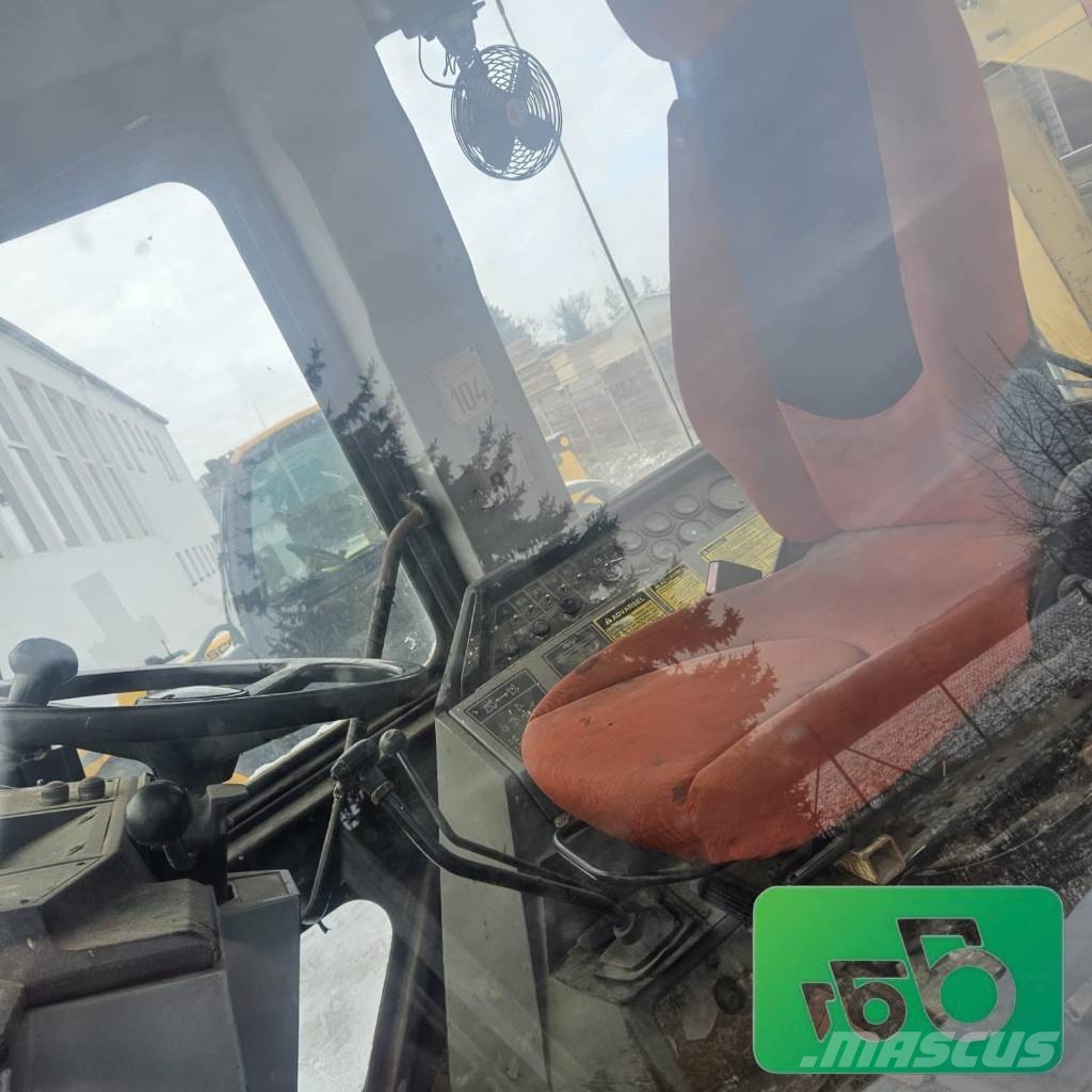 CAT 438B Retroescavadoras
