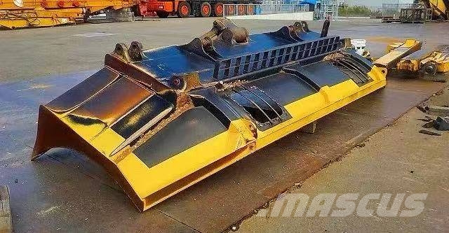 Komatsu D 85 EX-15 Bulldozer