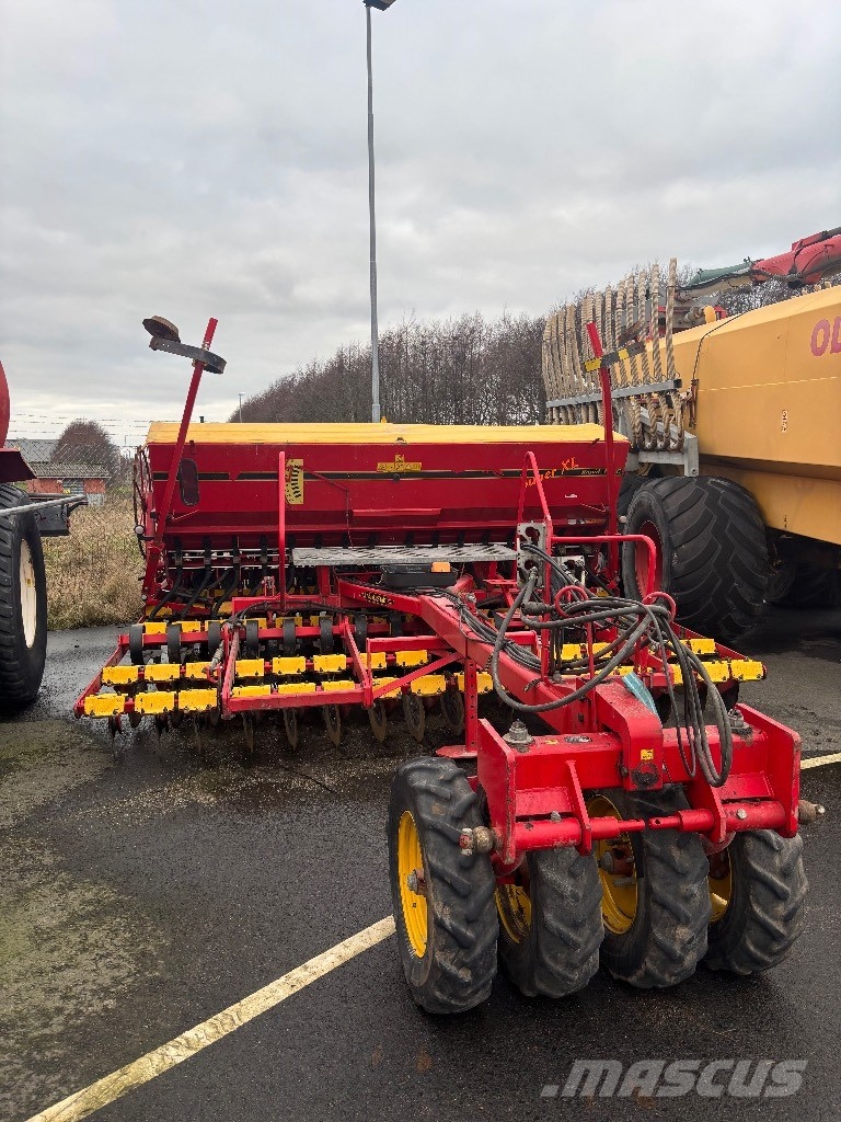 Väderstad RAPID 400 C Såmaskiner