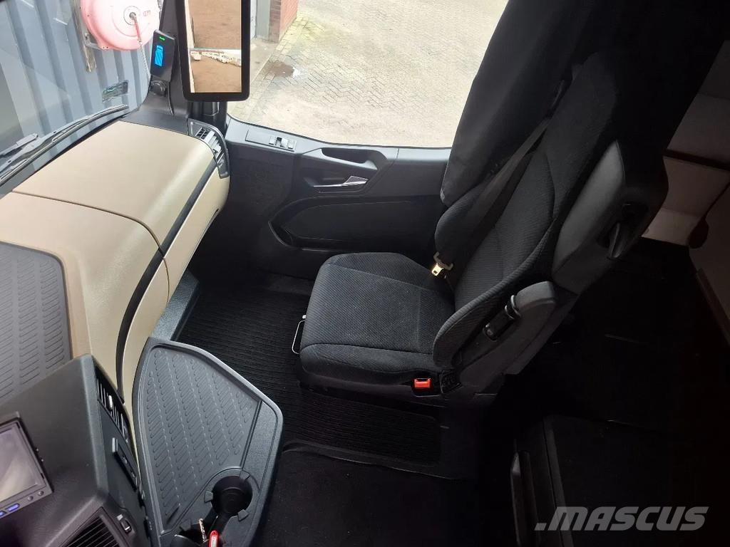 Mercedes-Benz Actros 2545 GIGASPACE 6X2 90748 Sattelzugmaschinen