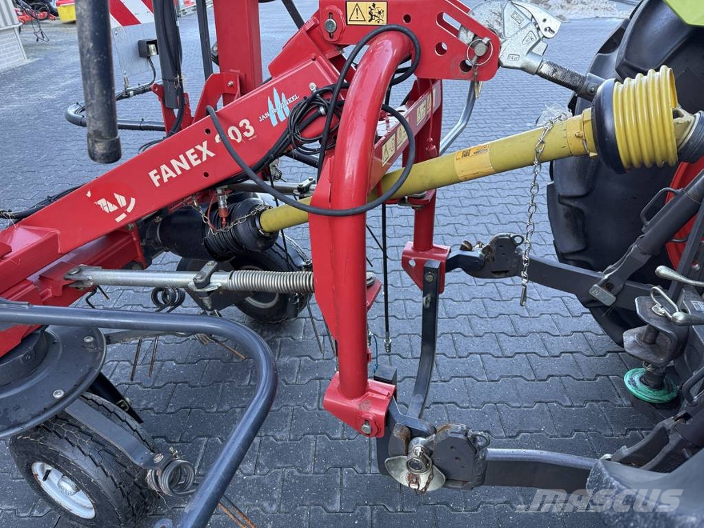 Vicon FANEX 903 Граблі і сінозворушувачі