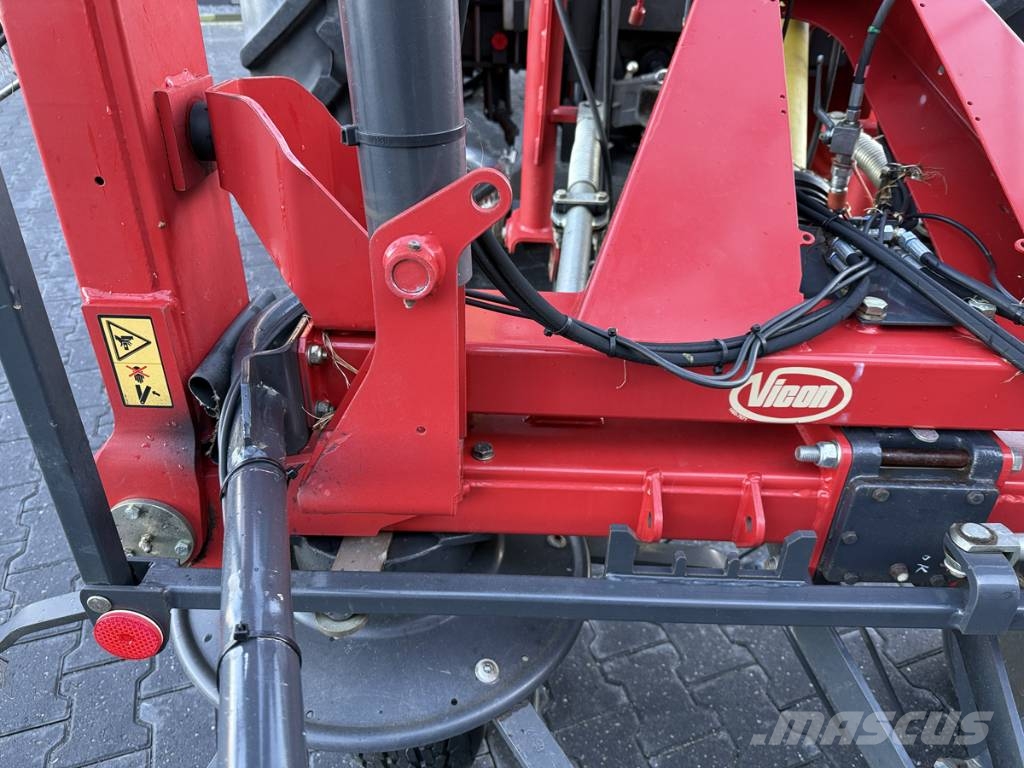 Vicon FANEX 903 Граблі і сінозворушувачі