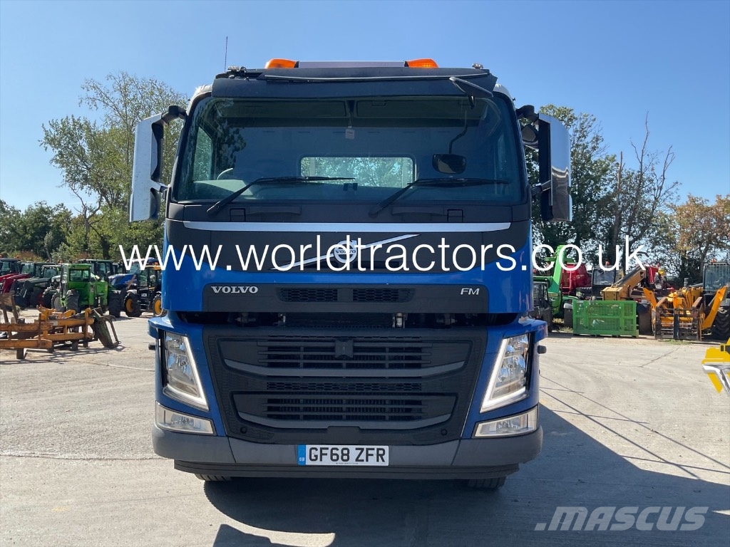 Volvo FM 82 FR شاحنات مسطحة / أوناش