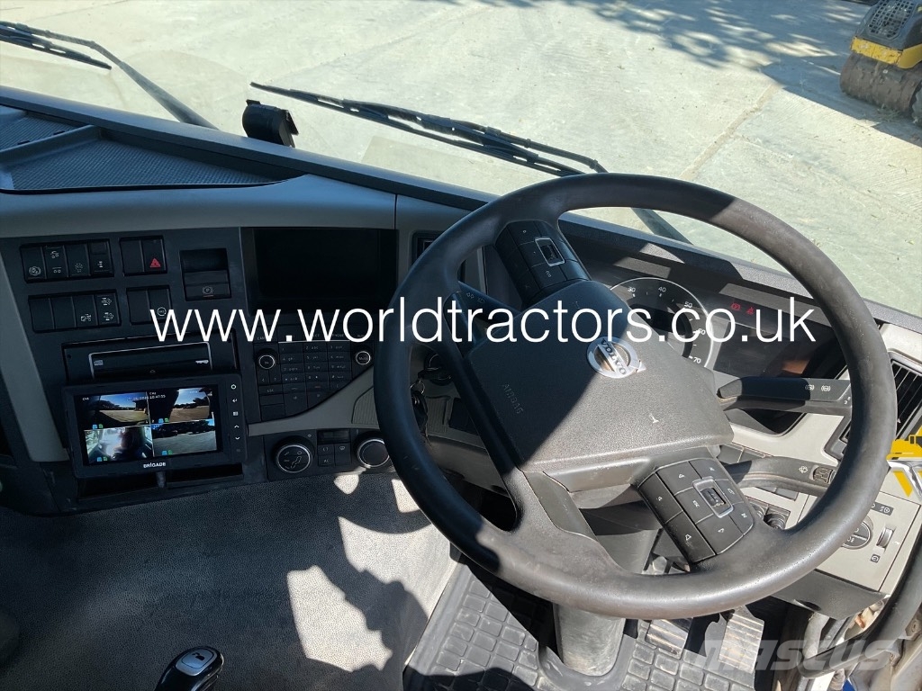 Volvo FM 82 FR شاحنات مسطحة / أوناش
