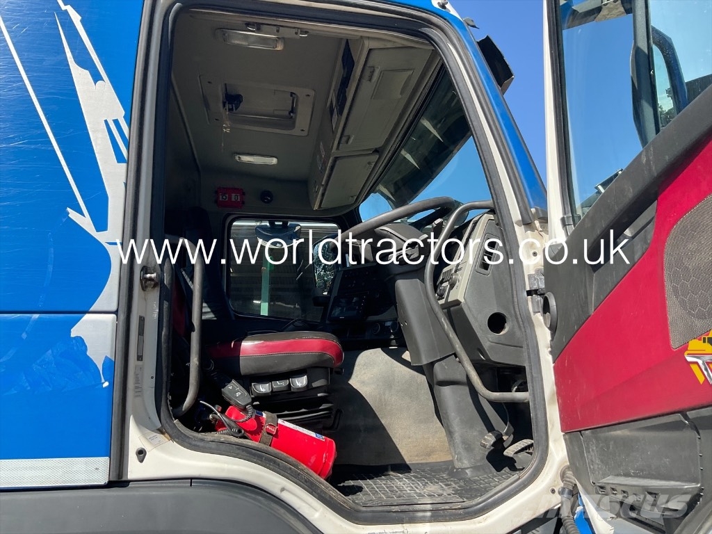 Volvo FM 82 FR شاحنات مسطحة / أوناش