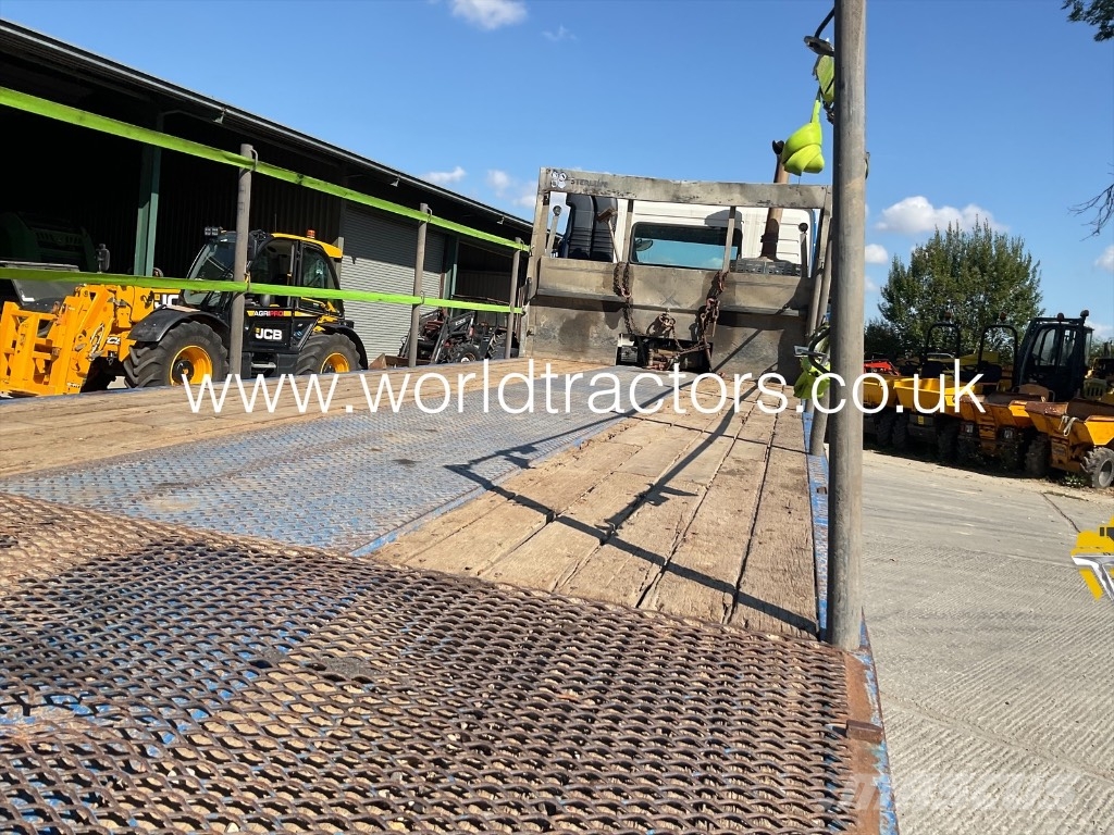 Volvo FM 82 FR شاحنات مسطحة / أوناش