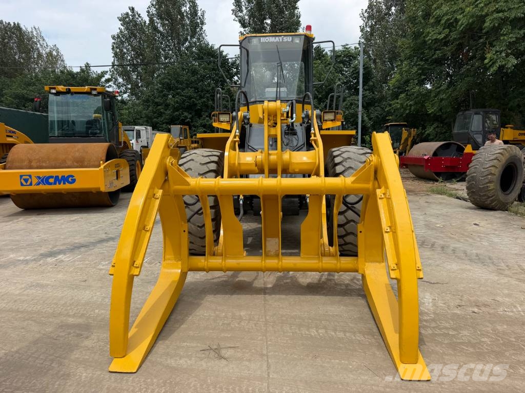 Komatsu WA320 Utovarivači na kotačima