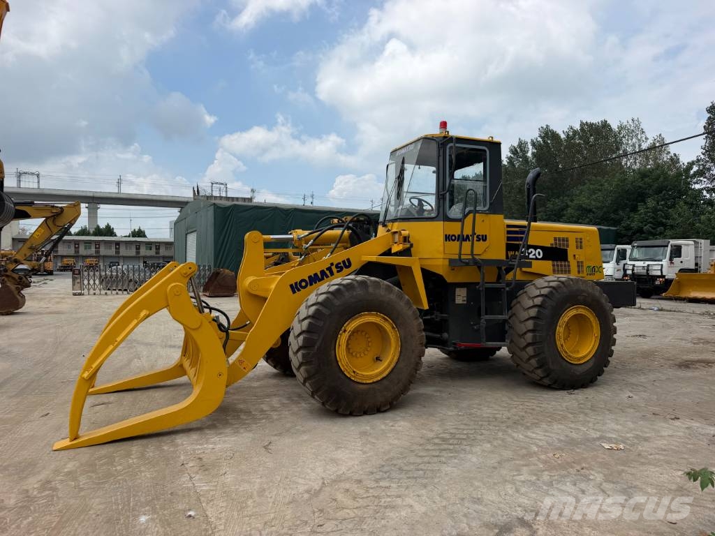 Komatsu WA320 Utovarivači na kotačima